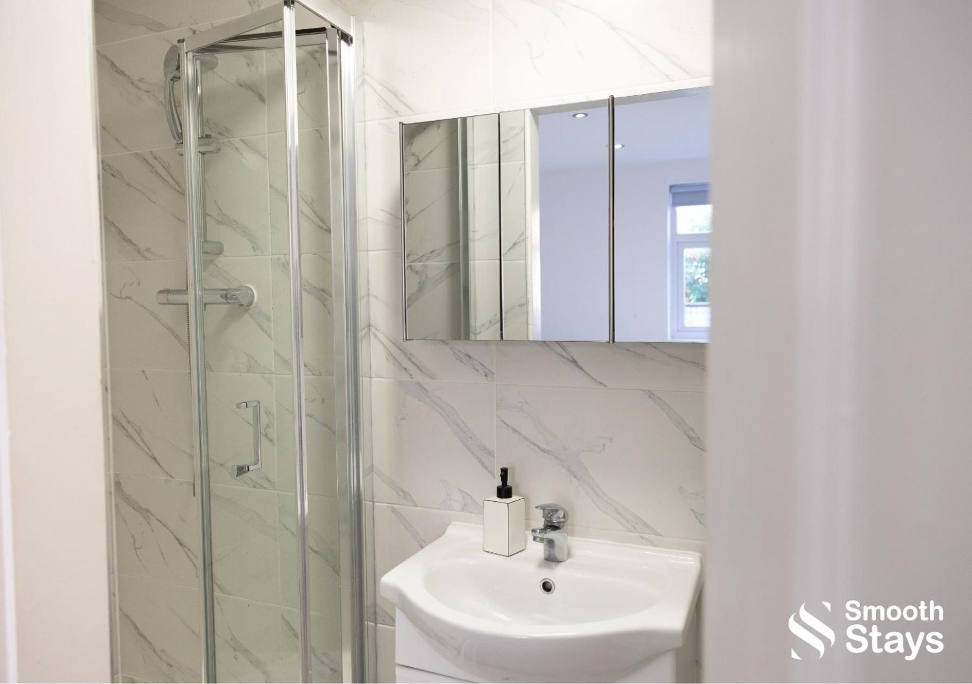 One Bedroom Apartment At Smooth Stays Short Lets & Serviced Accommodation Preston With Parking Near Train Station Esterno foto