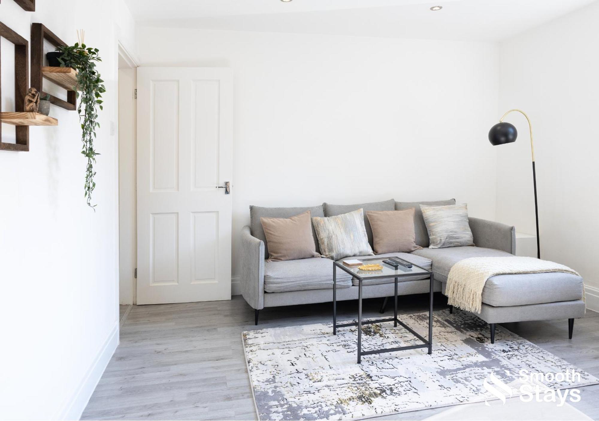 One Bedroom Apartment At Smooth Stays Short Lets & Serviced Accommodation Preston With Parking Near Train Station Esterno foto