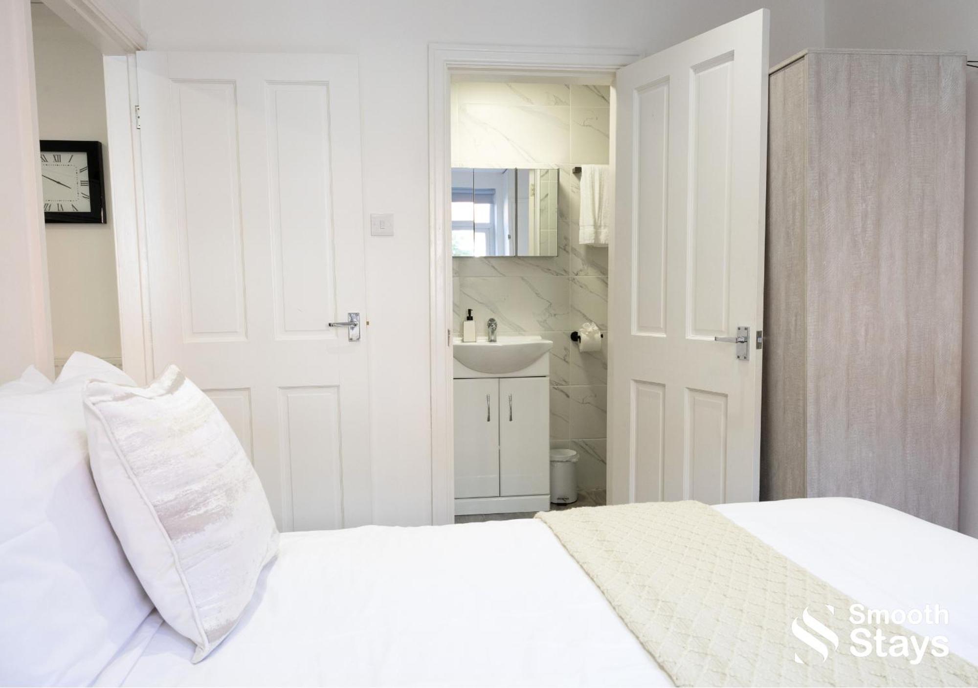 One Bedroom Apartment At Smooth Stays Short Lets & Serviced Accommodation Preston With Parking Near Train Station Esterno foto